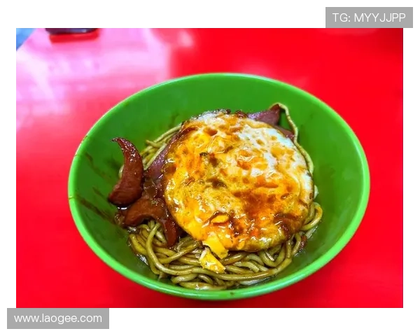 探索精彩纷呈的澳门之旅:必去景点与美食推荐 探索精彩纷呈的澳门之旅:必去景点与美食推荐